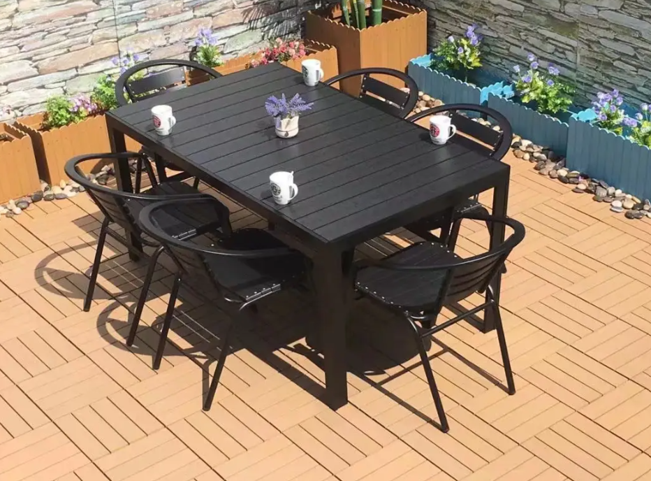 ☕ Chic Bistro Comfort: Outdoor Dining Set with Plastic Wood – 4 or 6 Seaters | Modern & Weatherproof
